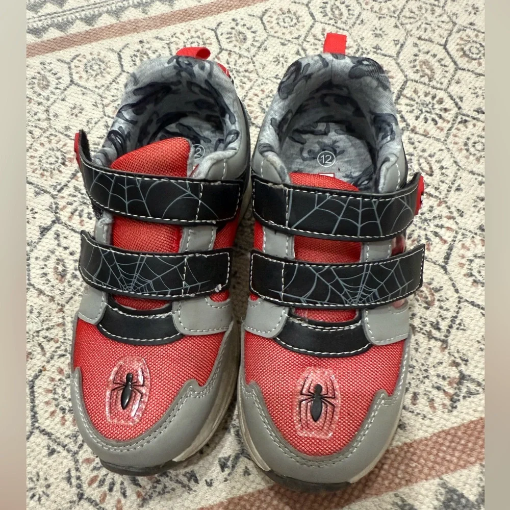 Ground Up Marvel Boy's Toddler Spiderman Light-Up Athletic Sneaker